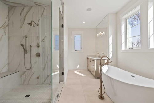 2015 34 Street Sw, Calgary, AB - Indoor Photo Showing Bathroom