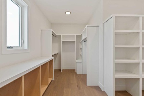 2015 34 Street Sw, Calgary, AB - Indoor With Storage