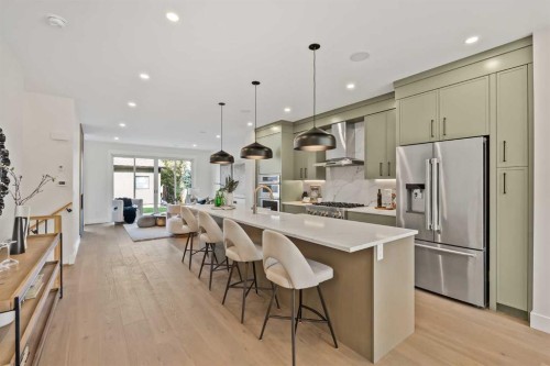 2015 34 Street Sw, Calgary, AB - Indoor Photo Showing Kitchen With Upgraded Kitchen