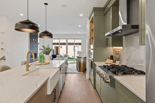 2015 34 Street Sw, Calgary, AB - Indoor Photo Showing Kitchen With Upgraded Kitchen