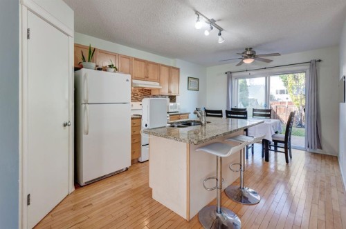 244 Prestwick Avenue Se, Calgary, AB - Indoor Photo Showing Kitchen