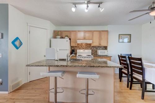 244 Prestwick Avenue Se, Calgary, AB - Indoor Photo Showing Kitchen