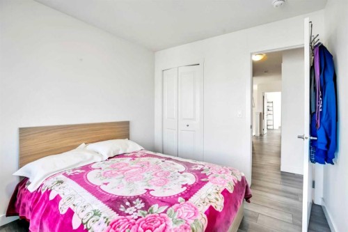 1449 Bayview Point Sw, Airdrie, AB - Indoor Photo Showing Bedroom