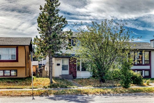 5611 Temple Drive Ne, Calgary, AB - Outdoor