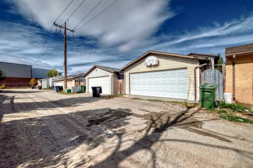 5611 Temple Drive Ne, Calgary, AB - Outdoor