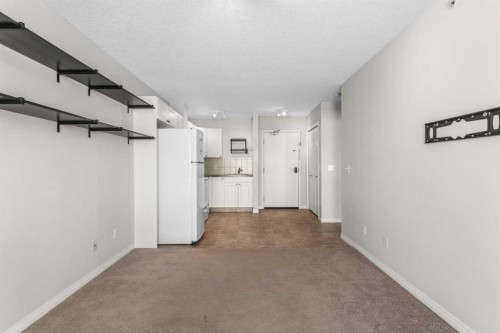 308-1010 Railway Street, Crossfield, AB - Indoor Photo Showing Other Room