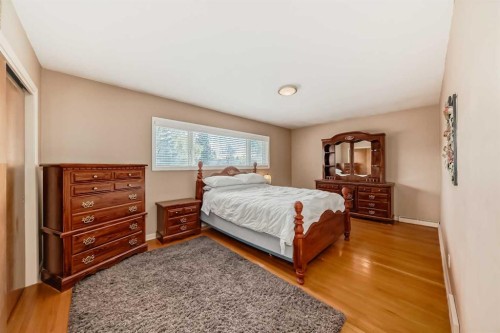5115 5 Street Sw, Calgary, AB - Indoor Photo Showing Bedroom