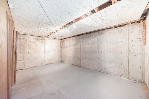 93-6100 4 Avenue Ne, Calgary, AB - Indoor