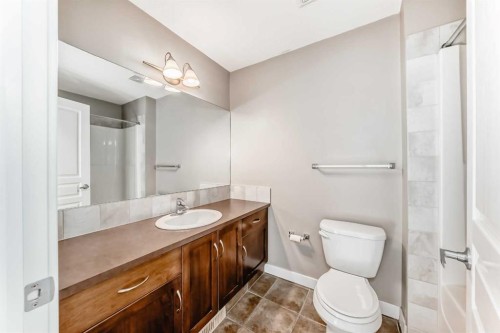 33 Cimarron Vista Gardens, Okotoks, AB - Indoor Photo Showing Bathroom