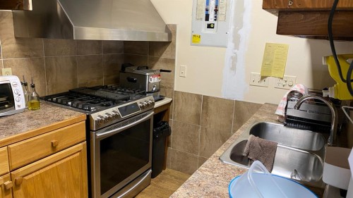 230 7 Avenue, Bow Island, AB 