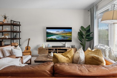237 Walden Parade Se, Calgary, AB - Indoor Photo Showing Living Room