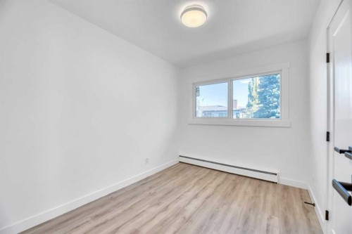 7207 7 Street Sw, Calgary, AB - Indoor Photo Showing Other Room