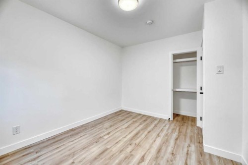7207 7 Street Sw, Calgary, AB - Indoor Photo Showing Other Room