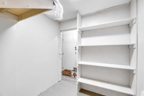 7207 7 Street Sw, Calgary, AB - Indoor