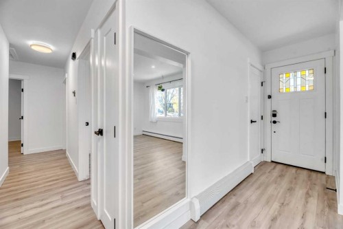 7207 7 Street Sw, Calgary, AB - Indoor Photo Showing Other Room