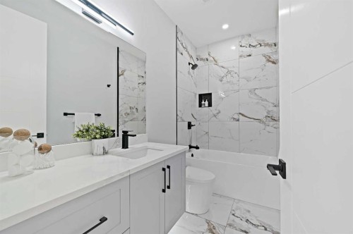 107 Hartford Road Nw, Calgary, AB - Indoor Photo Showing Bathroom