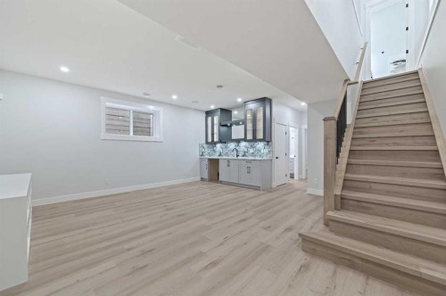 107 Hartford Road Nw, Calgary, AB - Indoor Photo Showing Other Room