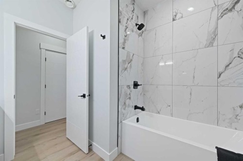 107 Hartford Road Nw, Calgary, AB - Indoor Photo Showing Bathroom