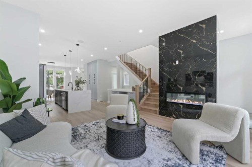 107 Hartford Road Nw, Calgary, AB - Indoor Photo Showing Living Room