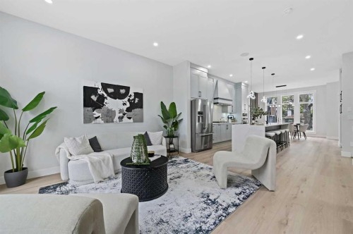 107 Hartford Road Nw, Calgary, AB - Indoor Photo Showing Living Room