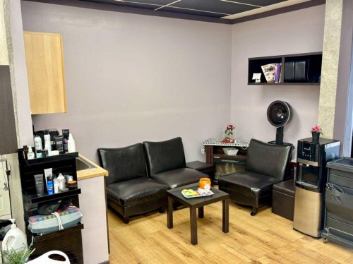 20 12 Street Nw, Calgary, AB 