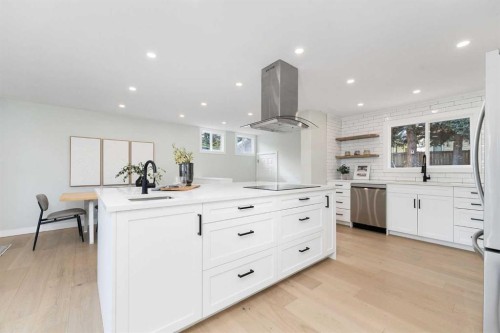 328 Cantrell Place Sw, Calgary, AB - Indoor Photo Showing Kitchen With Upgraded Kitchen