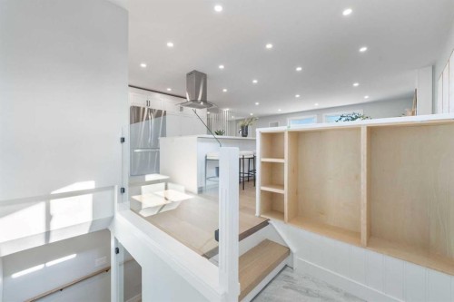 328 Cantrell Place Sw, Calgary, AB - Indoor Photo Showing Other Room