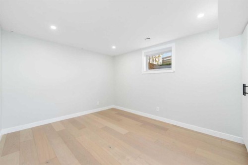 328 Cantrell Place Sw, Calgary, AB - Indoor Photo Showing Other Room