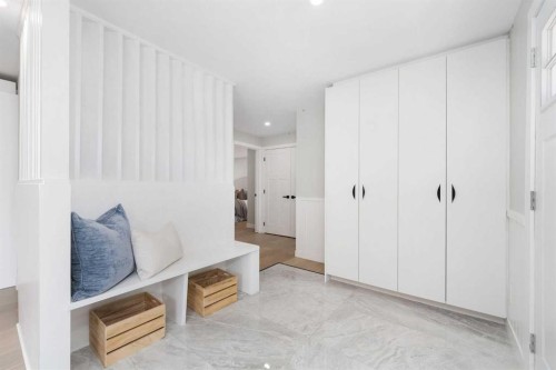 328 Cantrell Place Sw, Calgary, AB - Indoor Photo Showing Other Room