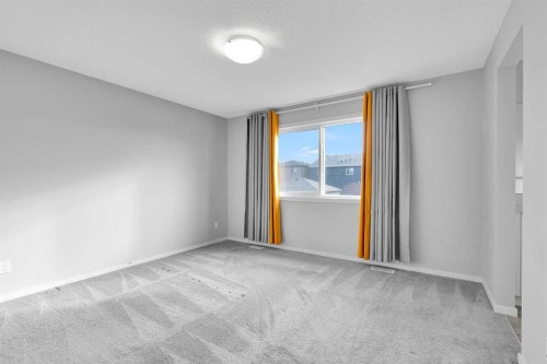 106 Lucas Crescent Nw, Calgary, AB - Indoor Photo Showing Other Room