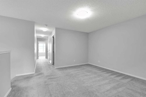 106 Lucas Crescent Nw, Calgary, AB - Indoor Photo Showing Other Room
