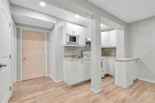106 Lucas Crescent Nw, Calgary, AB - Indoor