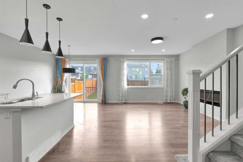 106 Lucas Crescent Nw, Calgary, AB - Indoor