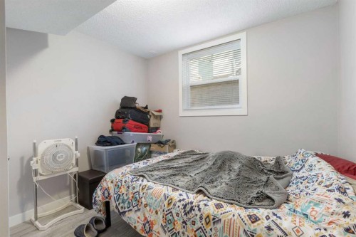1826 34 Avenue Sw, Calgary, AB - Indoor Photo Showing Bedroom