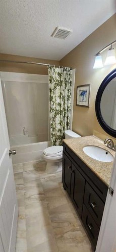 1506 Walter Place, Didsbury, AB - Indoor Photo Showing Bathroom