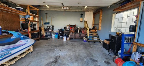1506 Walter Place, Didsbury, AB - Indoor Photo Showing Garage
