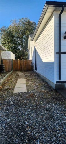 1506 Walter Place, Didsbury, AB - Outdoor