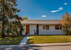 927 124 Avenue SW Calgary, AB T2W 1T2