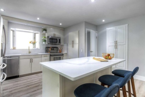 511 Cedarille Crescent Sw, Calgary, AB 