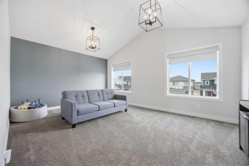 520 Kingsmere Way Se, Airdrie, AB - Indoor Photo Showing Living Room