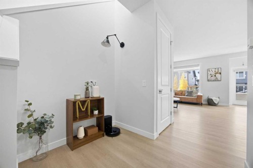 520 Kingsmere Way Se, Airdrie, AB - Indoor Photo Showing Other Room