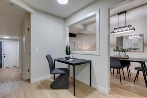 4-7166 18 Street Se, Calgary, AB - Indoor