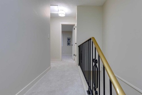 4-7166 18 Street Se, Calgary, AB - Indoor Photo Showing Other Room
