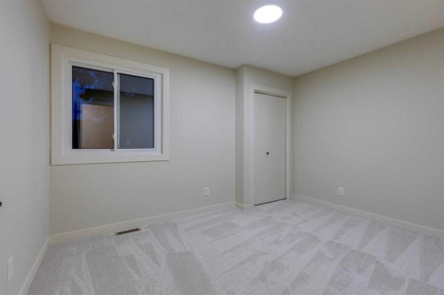4-7166 18 Street Se, Calgary, AB - Indoor Photo Showing Other Room