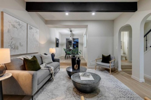4-7166 18 Street Se, Calgary, AB - Indoor Photo Showing Living Room