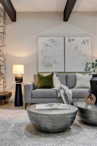 4-7166 18 Street Se, Calgary, AB - Indoor Photo Showing Living Room