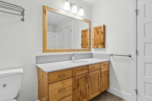 329-808 Spring Creek Drive, Canmore, AB - Indoor Photo Showing Bathroom