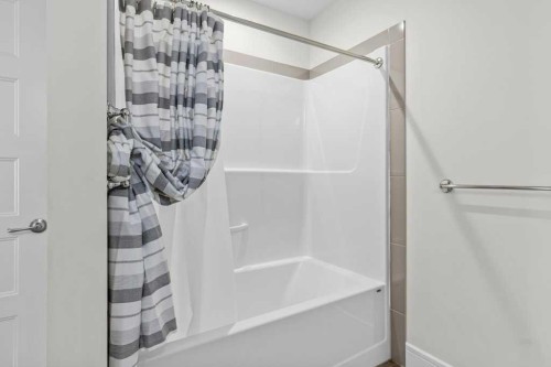 329-808 Spring Creek Drive, Canmore, AB - Indoor Photo Showing Bathroom