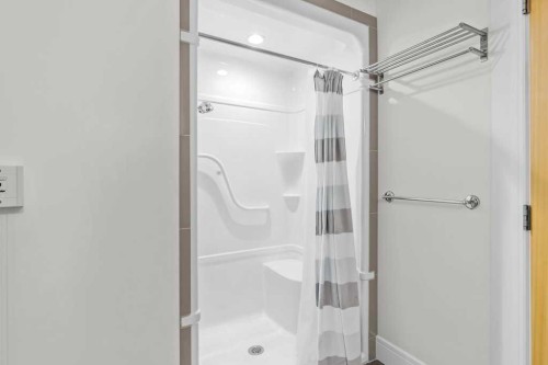 329-808 Spring Creek Drive, Canmore, AB - Indoor Photo Showing Bathroom