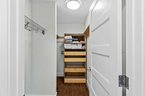 329-808 Spring Creek Drive, Canmore, AB - Indoor Photo Showing Other Room